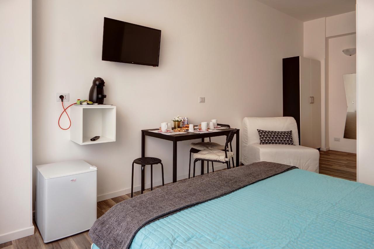 Отель Pianeta Roma 62 Экстерьер фото